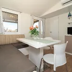 Kemp Stacaravan In With Wifi