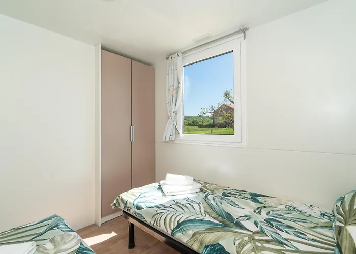 Lovely Stacaravan In With Wifi 3*