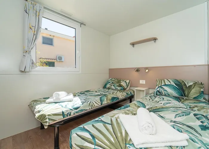 Lovely Stacaravan In With Wifi 3* Любач