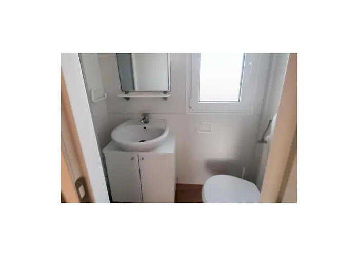 Lovely Stacaravan In With Wifi